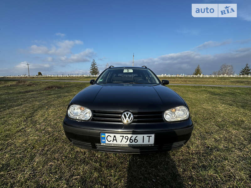 Универсал Volkswagen Golf 2000 в Киеве