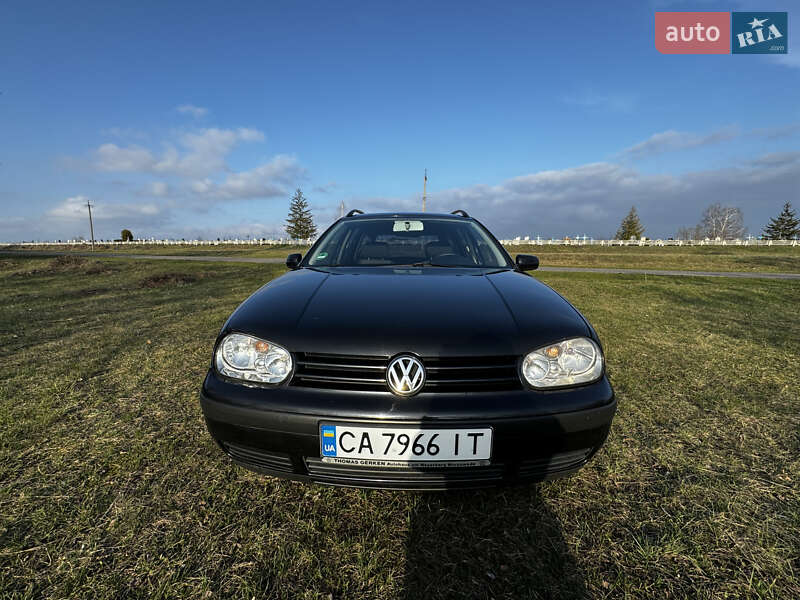 Универсал Volkswagen Golf 2000 в Киеве