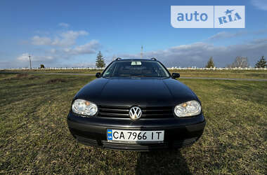 Универсал Volkswagen Golf 2000 в Киеве