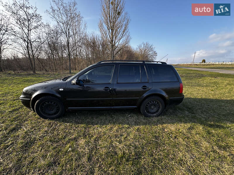 Универсал Volkswagen Golf 2000 в Киеве