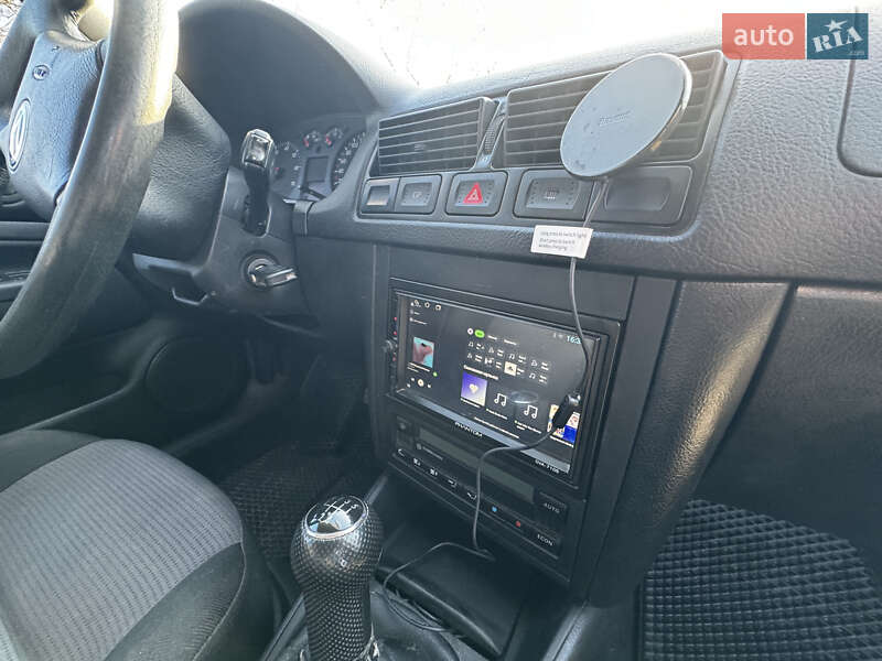 Универсал Volkswagen Golf 2000 в Киеве