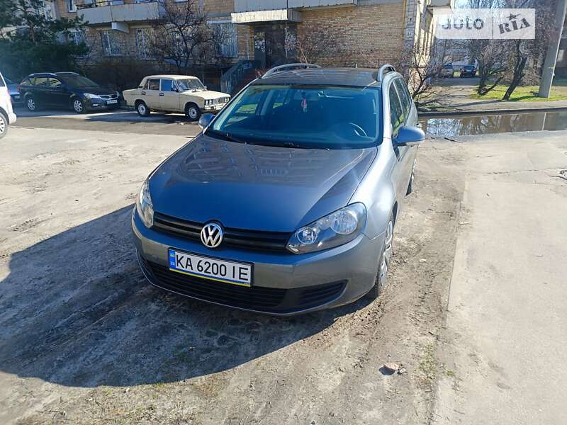 Універсал Volkswagen Golf 2009 в Києві