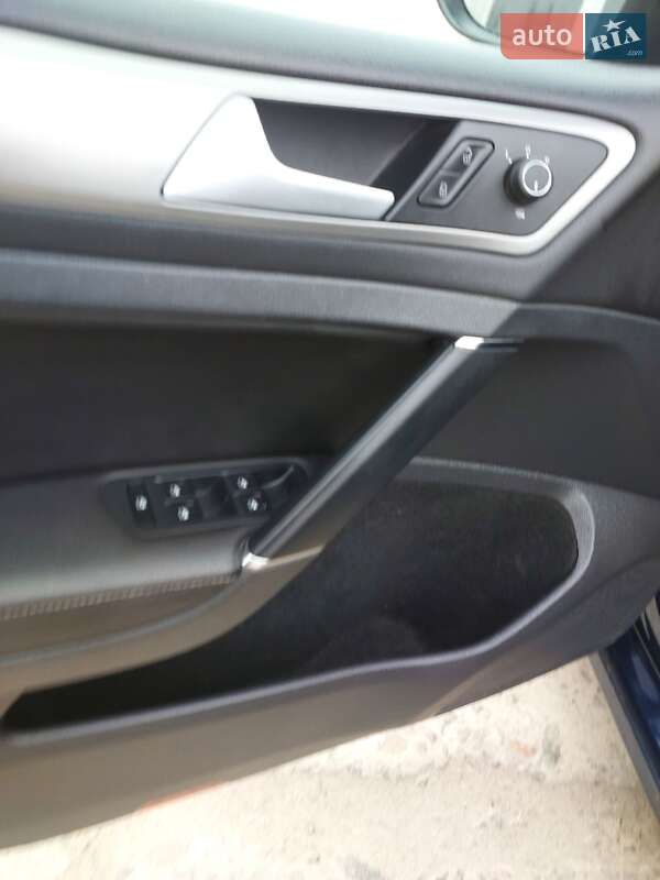 Хэтчбек Volkswagen Golf 2015 в Виннице