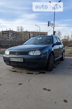 Универсал Volkswagen Golf 2002 в Киеве