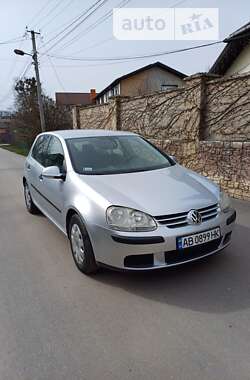 Хетчбек Volkswagen Golf 2004 в Вінниці