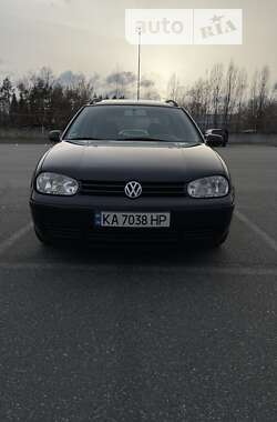 Универсал Volkswagen Golf 2000 в Киеве