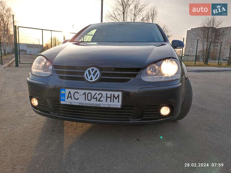 Хетчбек Volkswagen Golf 2008 в Ковелі