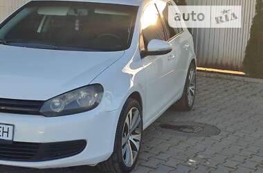 Хэтчбек Volkswagen Golf 2011 в Новоселице