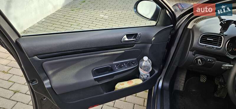 Универсал Volkswagen Golf 2010 в Иршаве