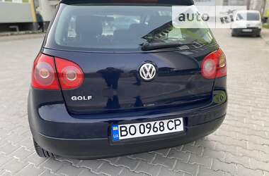 Хетчбек Volkswagen Golf 2004 в Тернополі