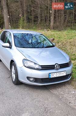 Хетчбек Volkswagen Golf 2010 в 
