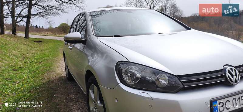 Хэтчбек Volkswagen Golf 2010 в Львове