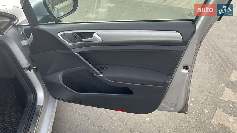 Універсал Volkswagen Golf 2015 в Львові