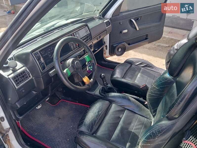 Хэтчбек Volkswagen Golf 1990 в Тетиеве