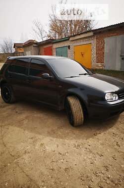 Хэтчбек Volkswagen Golf 2000 в Баре