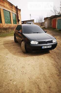 Хэтчбек Volkswagen Golf 2000 в Баре