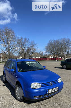 Универсал Volkswagen Golf 2002 в Хороле