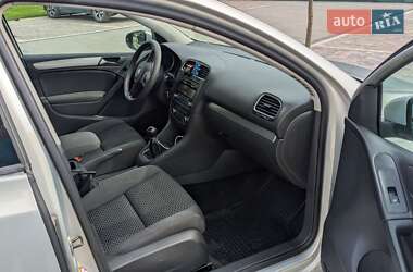 Хэтчбек Volkswagen Golf 2009 в Ужгороде