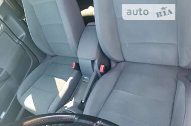 Хетчбек Volkswagen Golf 2005 в Кропивницькому