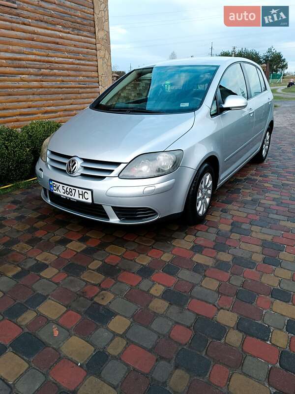 Хэтчбек Volkswagen Golf 2005 в Владимирце фото 2 Хэтчбек Volkswagen Golf 2005 в Владимирце