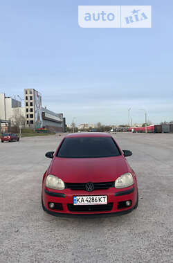 Хетчбек Volkswagen Golf 2004 в Києві