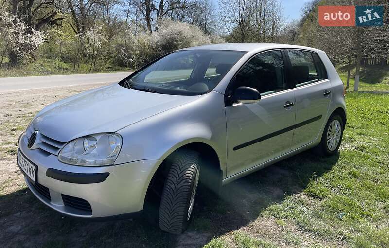 Хэтчбек Volkswagen Golf 2004 в Виннице