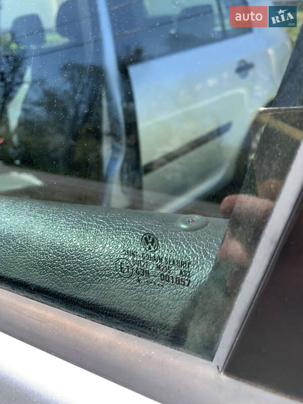 Хэтчбек Volkswagen Golf 2004 в Виннице