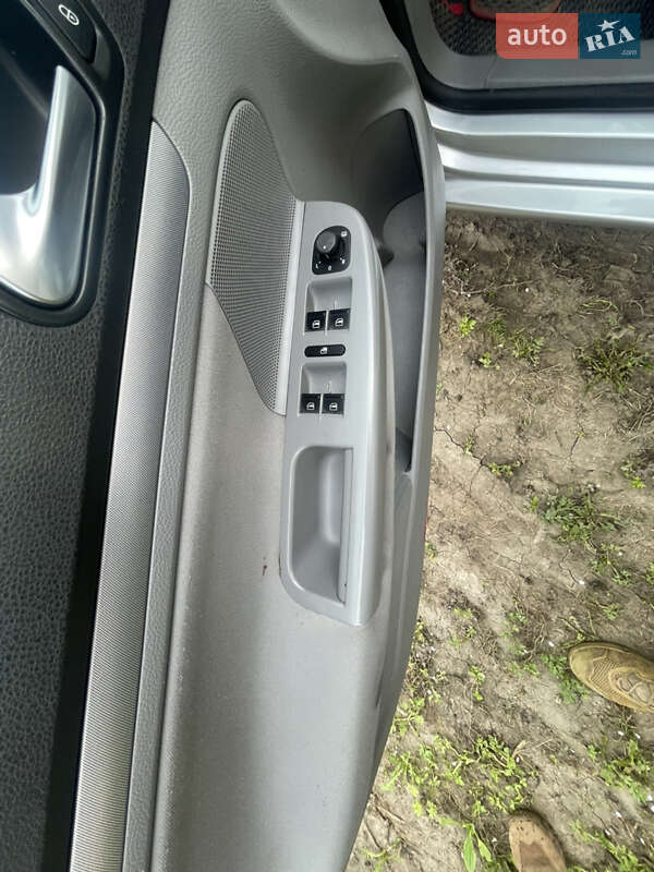 Универсал Volkswagen Golf 2009 в Стрые