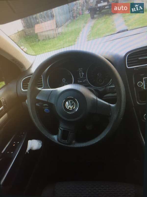 Универсал Volkswagen Golf 2012 в Ужгороде