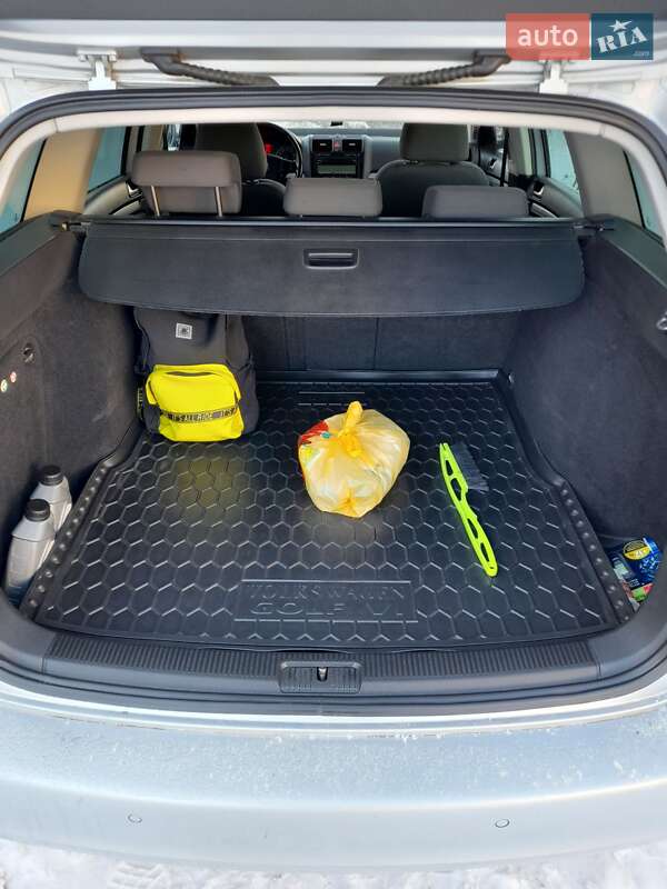 Универсал Volkswagen Golf 2009 в Городке