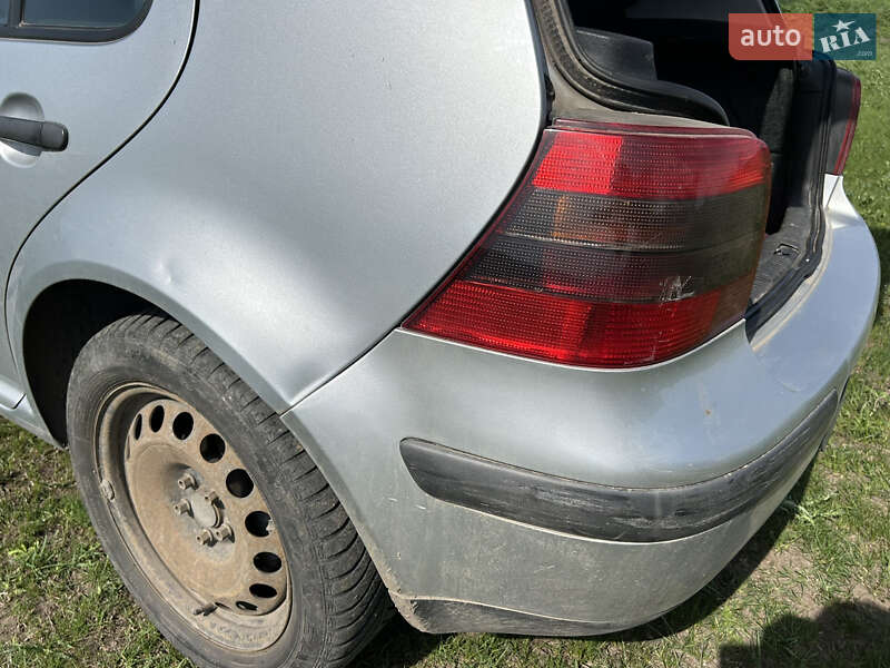 Хэтчбек Volkswagen Golf 2000 в Томаковке