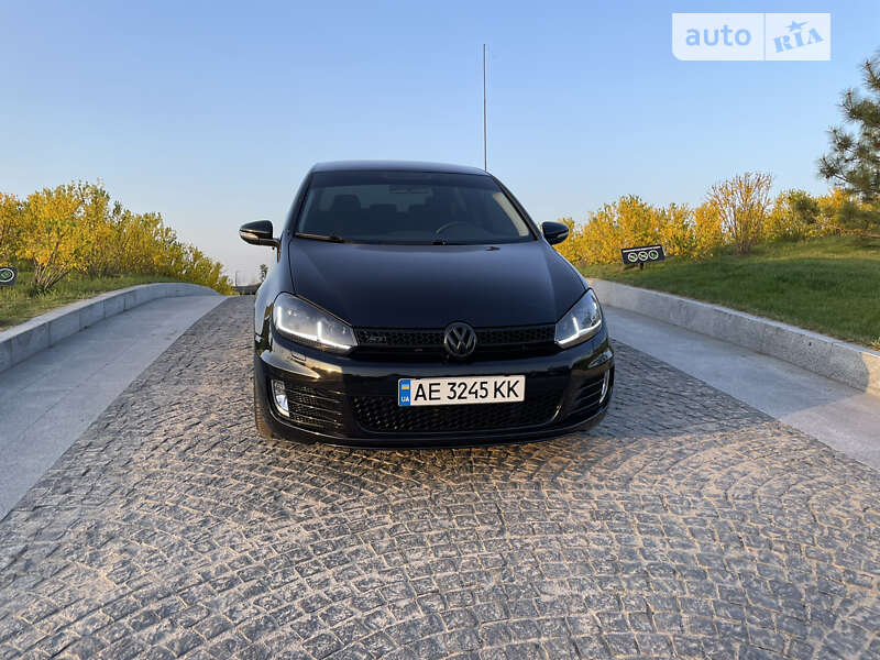 Хетчбек Volkswagen Golf 2009 в Дніпрі