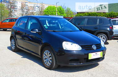 Хэтчбек Volkswagen Golf 2004 в Кропивницком