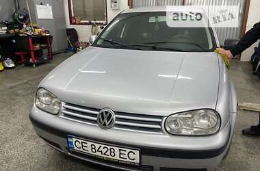 Хетчбек Volkswagen Golf 2002 в Чернівцях