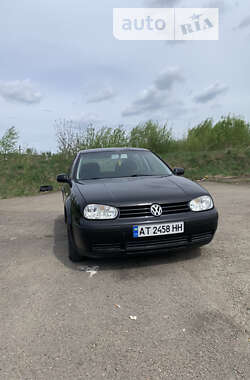 Хетчбек Volkswagen Golf 2002 в Тисмениці