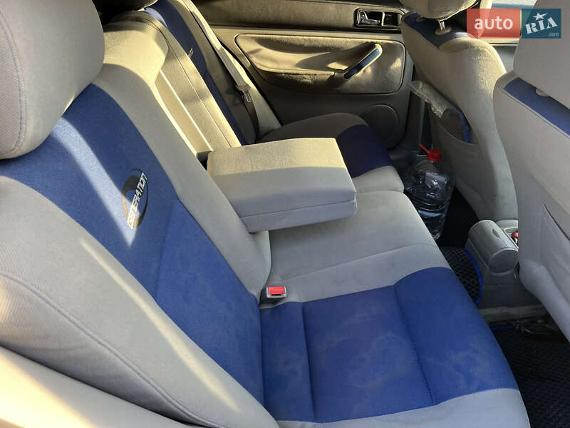 Хетчбек Volkswagen Golf 2000 в Львові