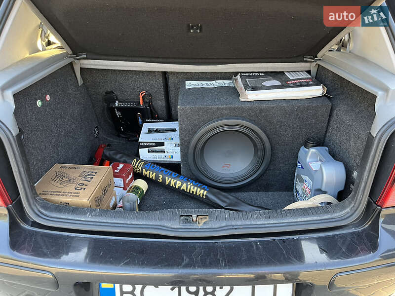 Хетчбек Volkswagen Golf 2000 в Львові