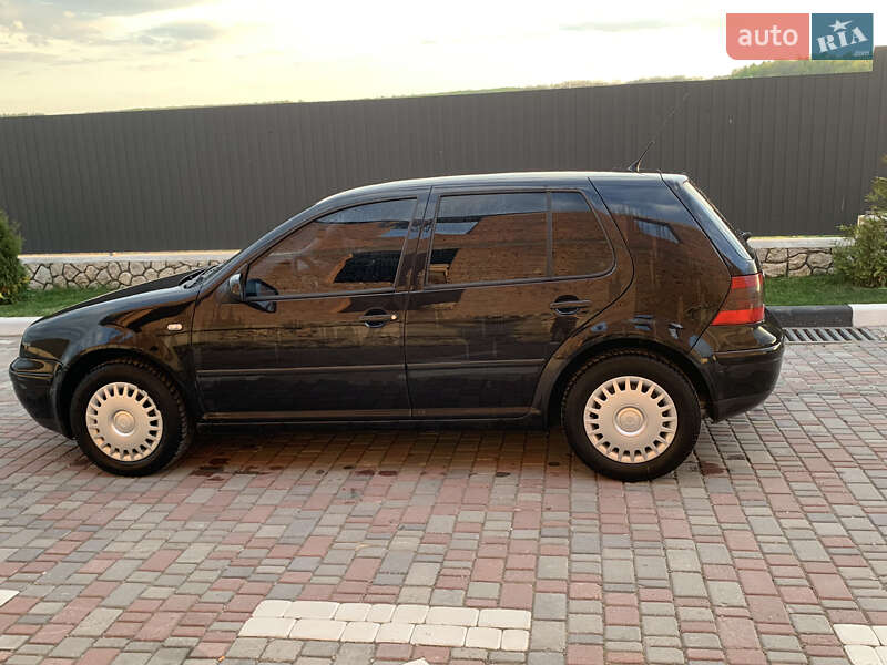 Хэтчбек Volkswagen Golf 2001 в Тернополе