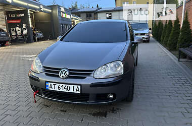 Хетчбек Volkswagen Golf 2005 в Коломиї