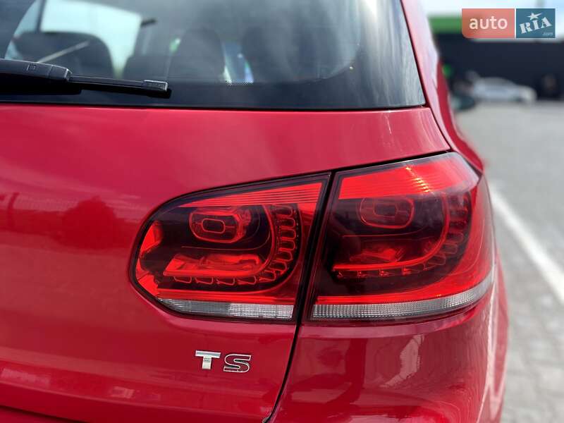 Хэтчбек Volkswagen Golf 2012 в Волочиске