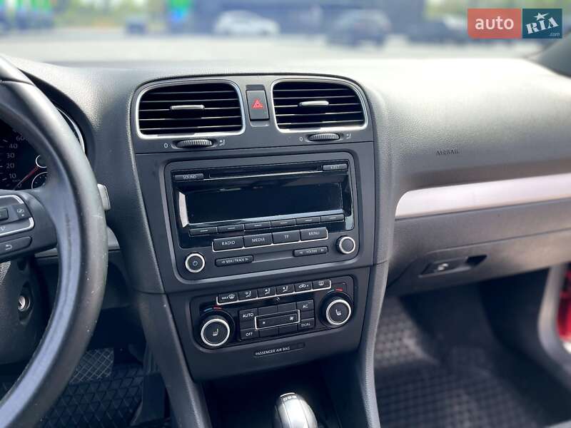 Хэтчбек Volkswagen Golf 2012 в Волочиске