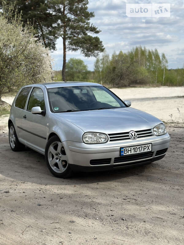 Хэтчбек Volkswagen Golf 2000 в Лебедине