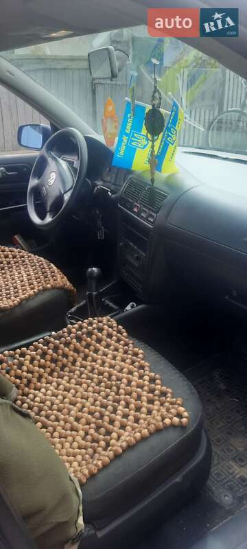 Хэтчбек Volkswagen Golf 2002 в Вижнице фото 4 Хэтчбек Volkswagen Golf 2002 в Вижнице