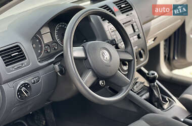 Хэтчбек Volkswagen Golf 2004 в Межгорье