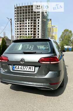 Универсал Volkswagen Golf 2018 в Киеве