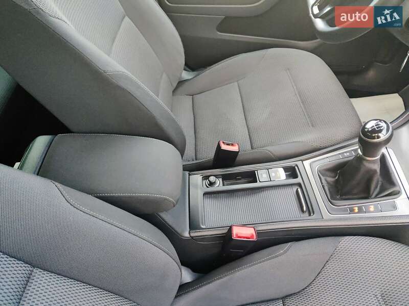 Хетчбек Volkswagen Golf 2013 в Мукачевому