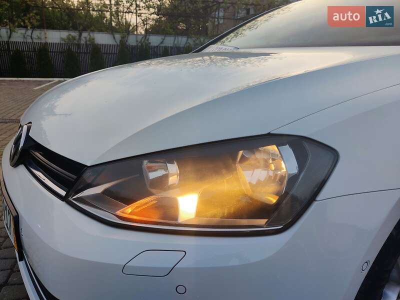 Хетчбек Volkswagen Golf 2013 в Мукачевому