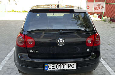 Хэтчбек Volkswagen Golf 2006 в Черновцах