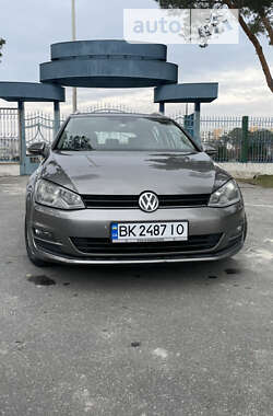 Универсал Volkswagen Golf 2014 в Вараше