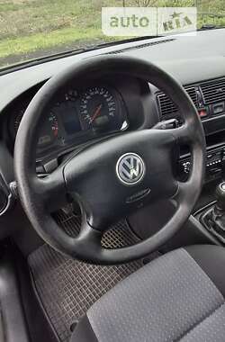 Универсал Volkswagen Golf 2005 в Ровно